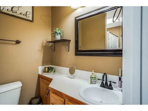 610 Lone Oaks Loop Silverton OR 97381