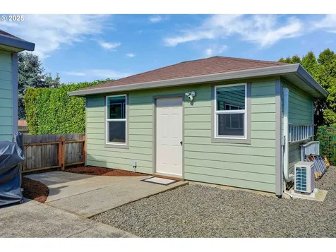 610 Lone Oaks Loop Silverton OR 97381