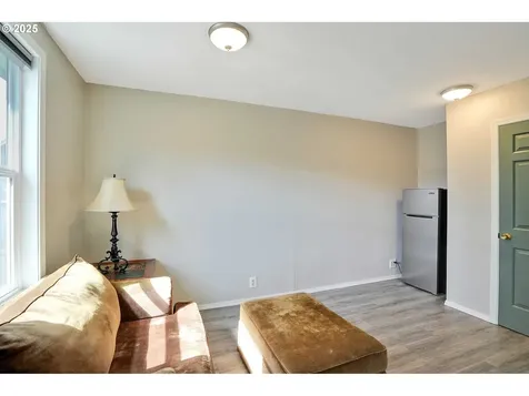 610 Lone Oaks Loop Silverton OR 97381