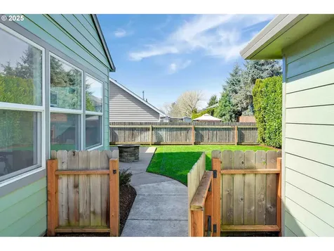 610 Lone Oaks Loop Silverton OR 97381
