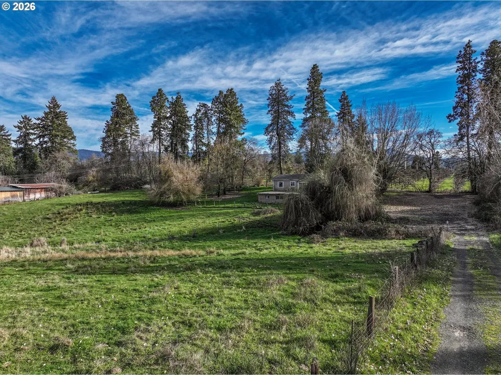 2739 Wyeast Road Hood River OR 97031