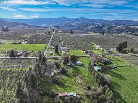 2739 Wyeast Road Hood River OR 97031