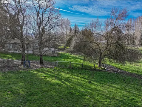 2739 Wyeast Road Hood River OR 97031