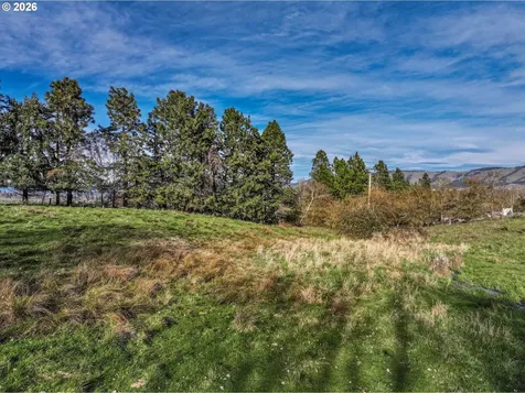 2739 Wyeast Road Hood River OR 97031
