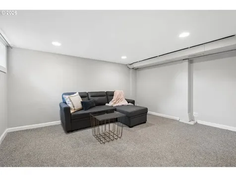 2720 SE 66th Avenue Portland OR 97206