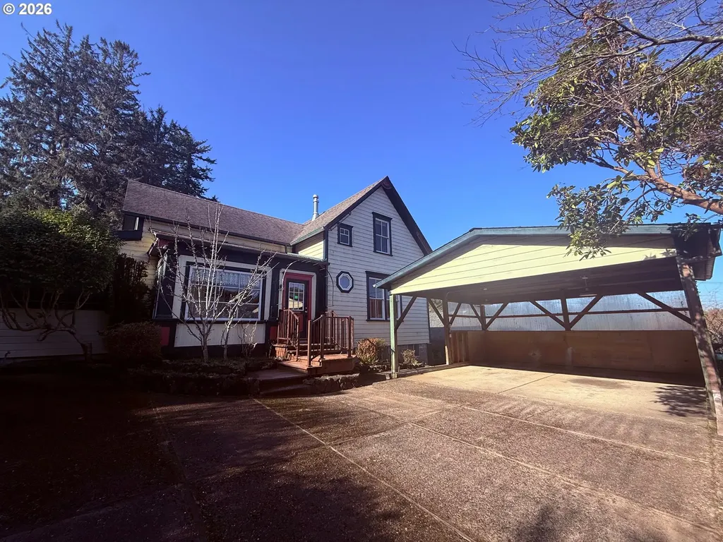 573 S 12th Street Coos Bay OR 97420