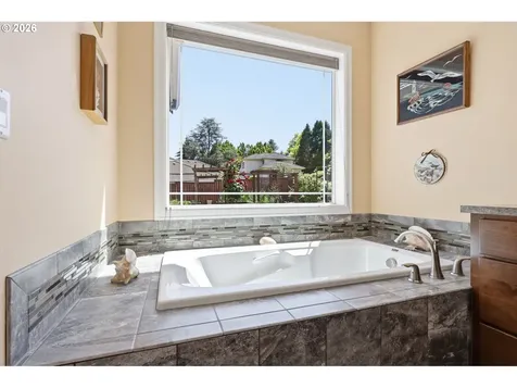 2400 NW West Hills Drive Mcminnville OR 97128
