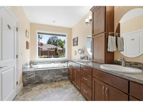 2400 NW West Hills Drive Mcminnville OR 97128