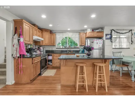 1664 SW Sesame Street Mcminnville OR 97128