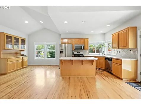 20498 NE Lakeside Drive Fairview OR 97024