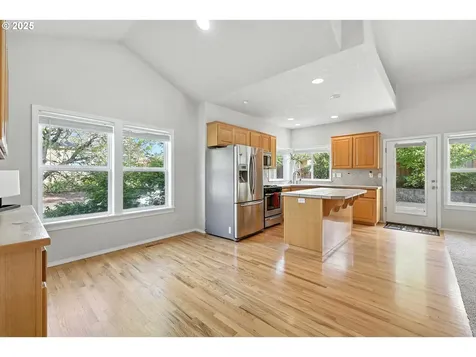 20498 NE Lakeside Drive Fairview OR 97024