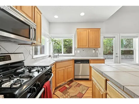 20498 NE Lakeside Drive Fairview OR 97024