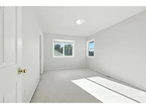 20498 NE Lakeside Drive Fairview OR 97024