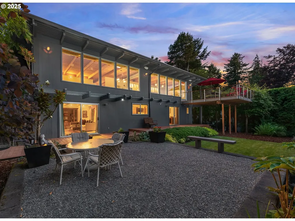 1535 Larch Street Lake Oswego OR 97034
