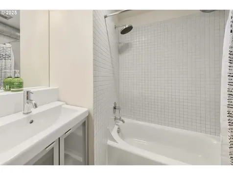 1535 Larch Street Lake Oswego OR 97034