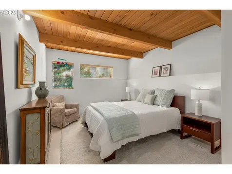 1535 Larch Street Lake Oswego OR 97034