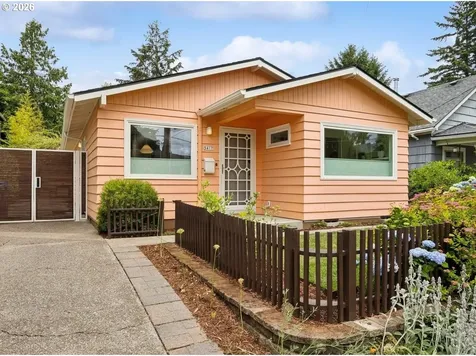 5417 SE Boise Street Portland OR 97206