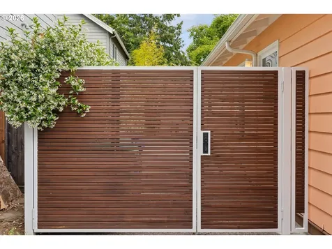 5417 SE Boise Street Portland OR 97206
