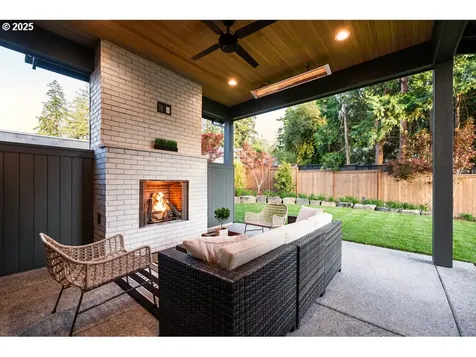 8590 SW Laurel Leaf Lane Portland OR 97225