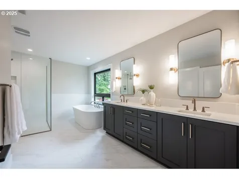 8590 SW Laurel Leaf Lane Portland OR 97225