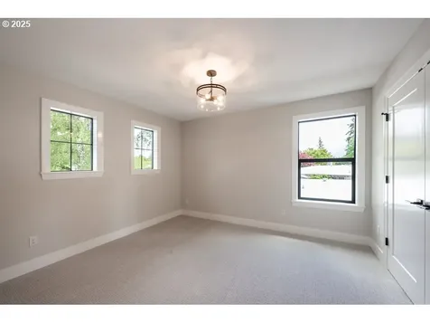 8590 SW Laurel Leaf Lane Portland OR 97225
