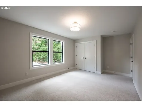 8590 SW Laurel Leaf Lane Portland OR 97225