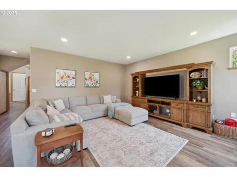 3708 SE 175th Avenue Vancouver WA 98683