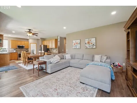 3708 SE 175th Avenue Vancouver WA 98683