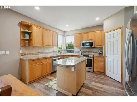 3708 SE 175th Avenue Vancouver WA 98683