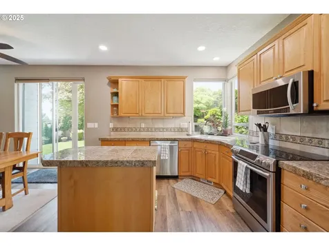 3708 SE 175th Avenue Vancouver WA 98683