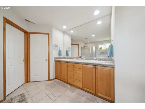 3708 SE 175th Avenue Vancouver WA 98683