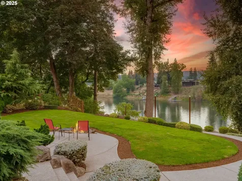 23955 Butteville Road NE Aurora OR 97002