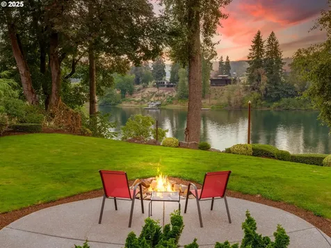 23955 Butteville Road NE Aurora OR 97002