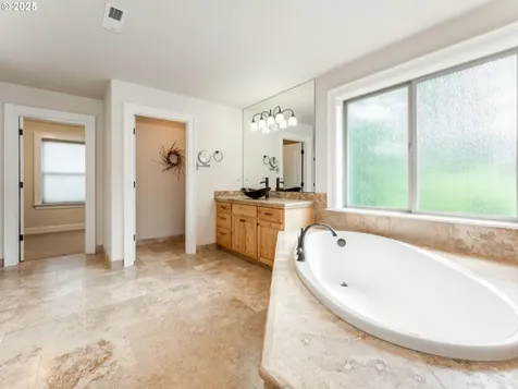 23955 Butteville Road NE Aurora OR 97002