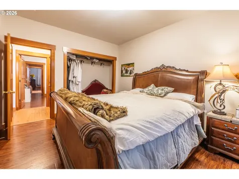1749 22nd Street Hood River OR 97031