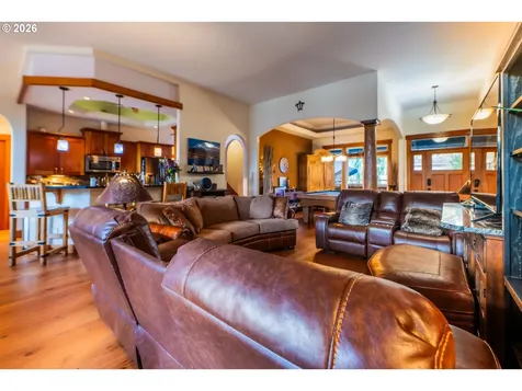 1749 22nd Street Hood River OR 97031