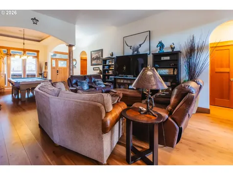 1749 22nd Street Hood River OR 97031