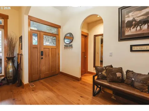 1749 22nd Street Hood River OR 97031