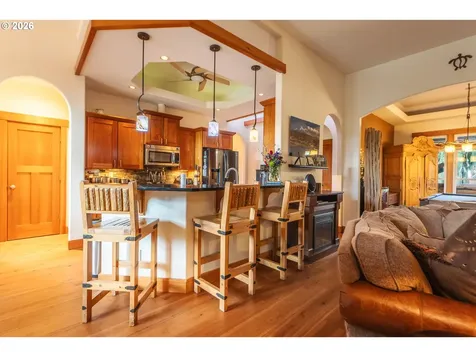 1749 22nd Street Hood River OR 97031