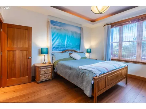 1749 22nd Street Hood River OR 97031