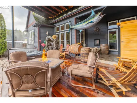 1749 22nd Street Hood River OR 97031