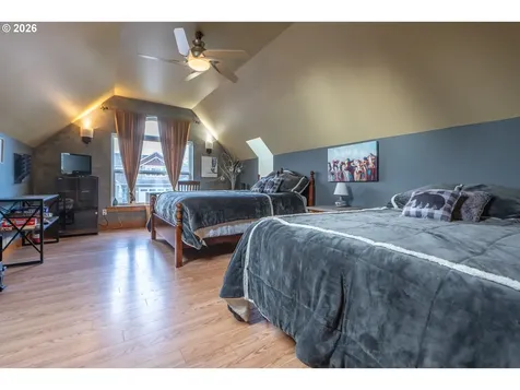 1749 22nd Street Hood River OR 97031