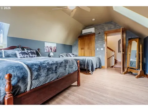 1749 22nd Street Hood River OR 97031
