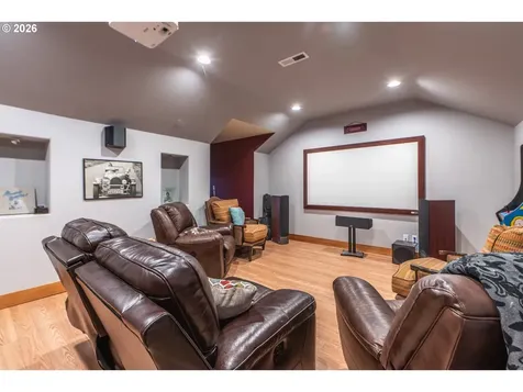 1749 22nd Street Hood River OR 97031