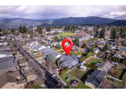 1749 22nd Street Hood River OR 97031