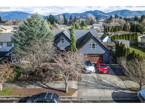 1749 22nd Street Hood River OR 97031