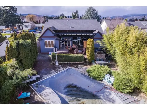 1749 22nd Street Hood River OR 97031