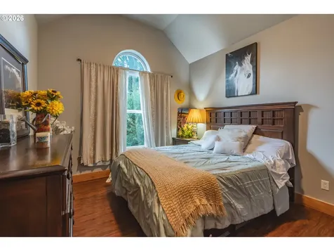 1749 22nd Street Hood River OR 97031