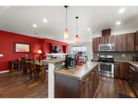7906 NE Miriam Way Hillsboro OR 97006