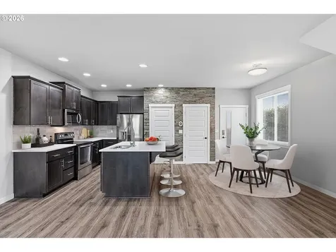 1508 E 1st Newberg OR 97132